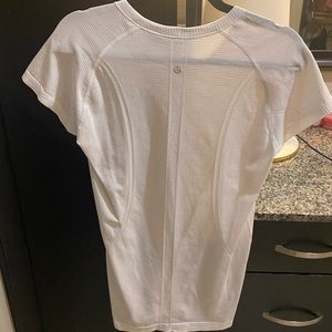Lululemon swiftly tech short sleeve